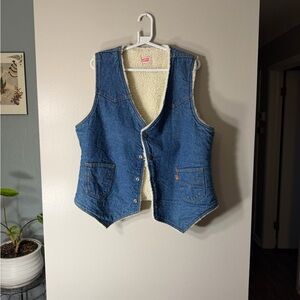 Levi's White Sherpa Vest